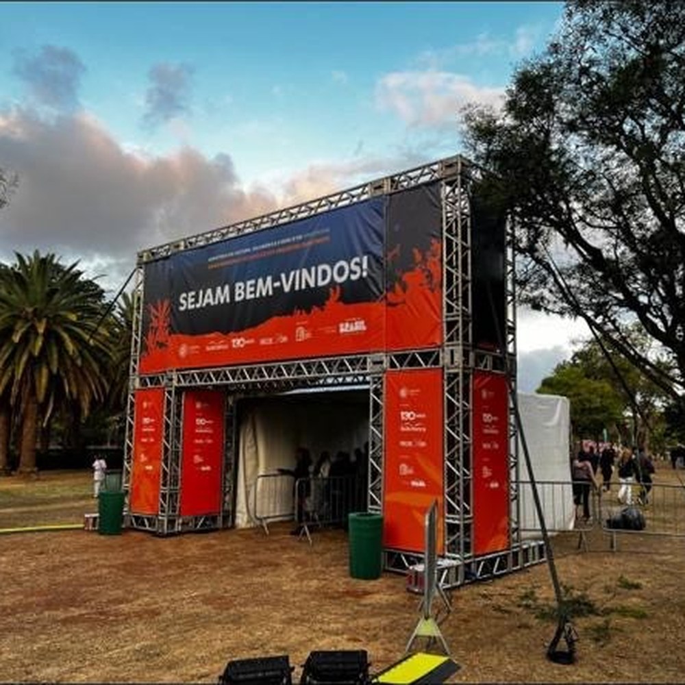 Portal de entrada montado para evento institucional